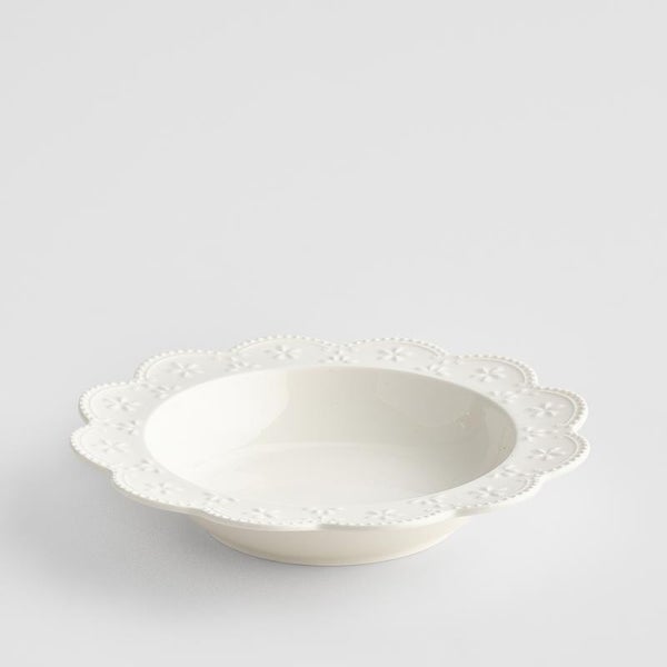 Syv&auml; lautanen Lace 23 cm